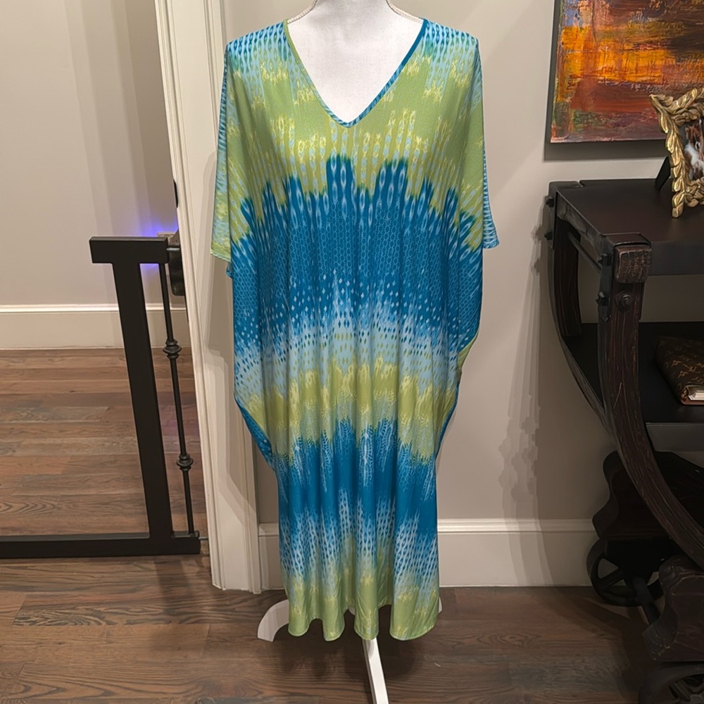 Natori Kaftan size XS but runs large. Perfect condition!